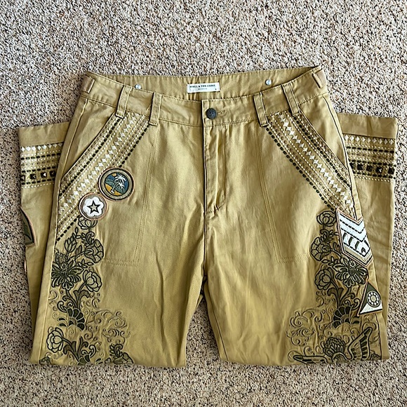 Spell & The Gypsy NWOT Boho Tan Embroidered Cropped Pants **Size S** 🌸🌸 - Picture 3 of 10